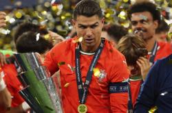 lol合区-葡萄牙足球巨星引发球迷狂热争议