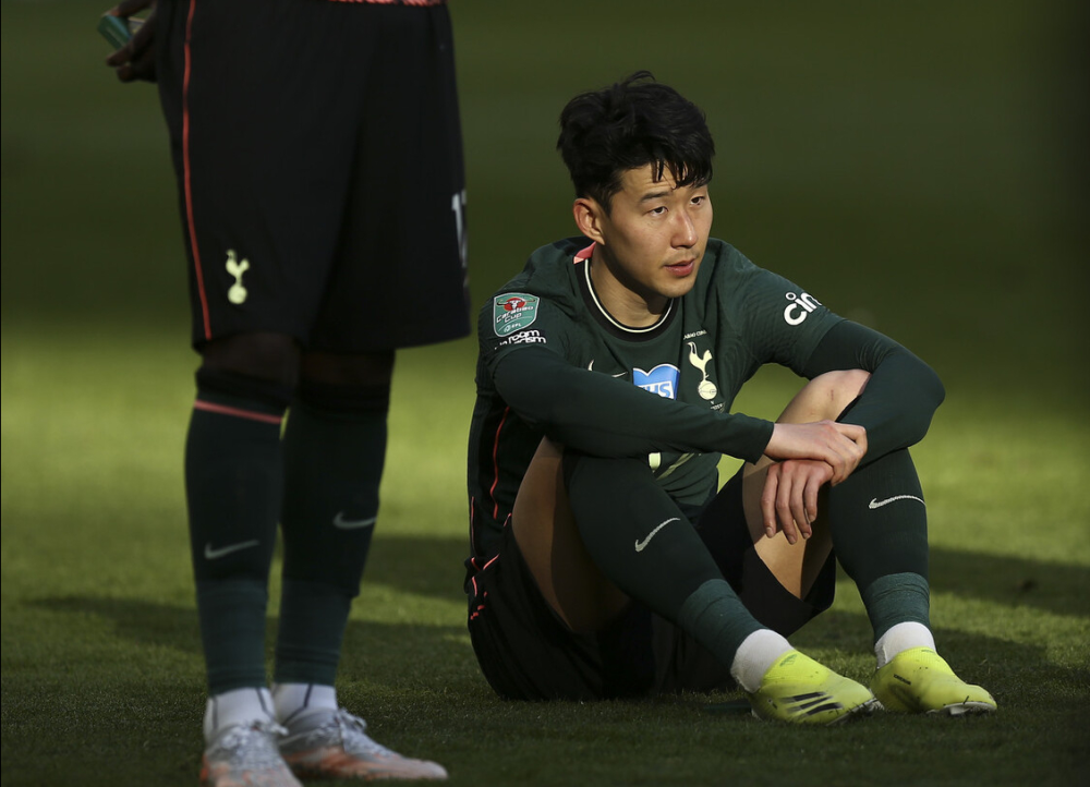 关于HKA血洗热刺，Uzi线上压制力十足宿敌对决总决赛，技惊四座的信息