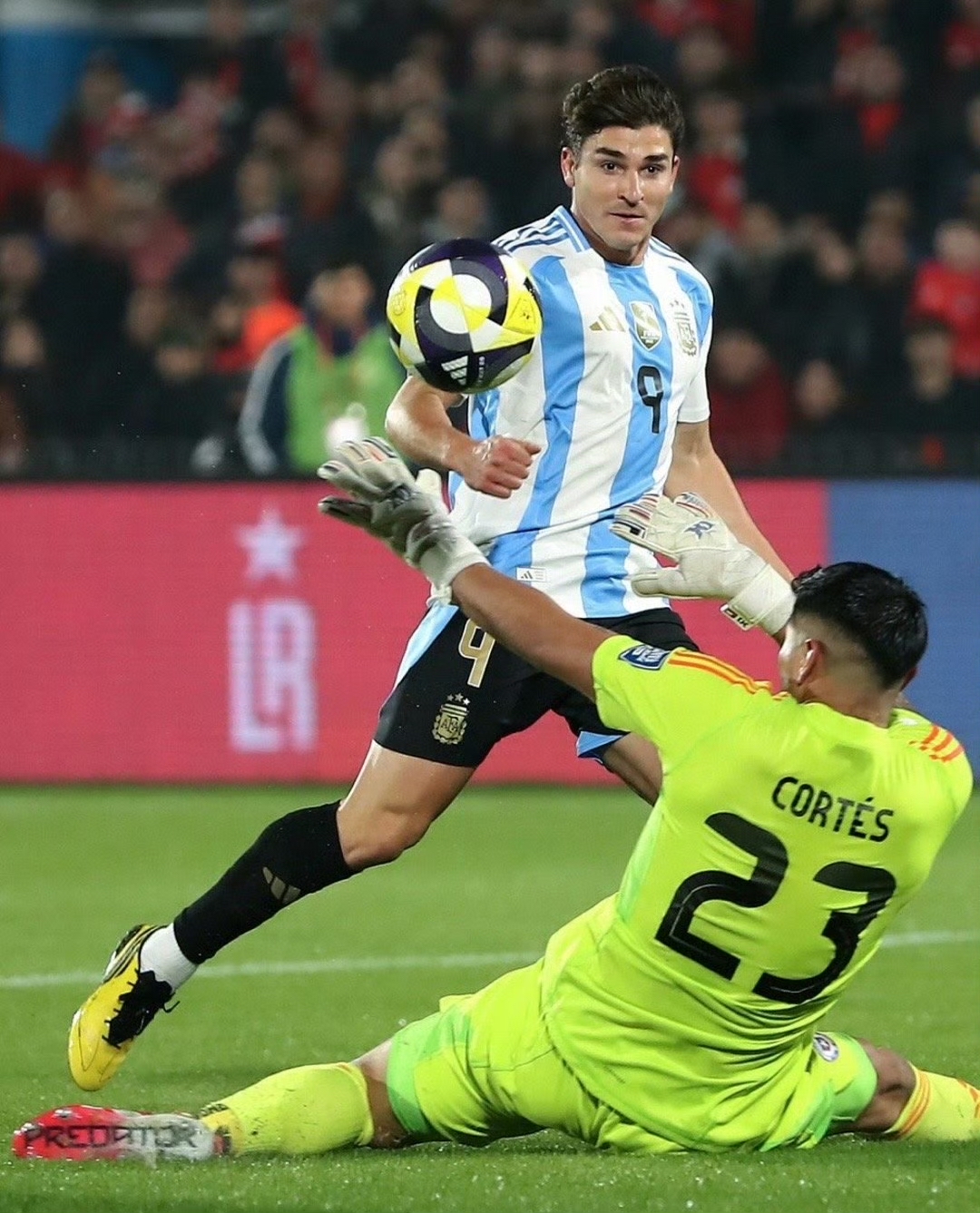 智利逆转阿根廷，佩德里点燃赛场